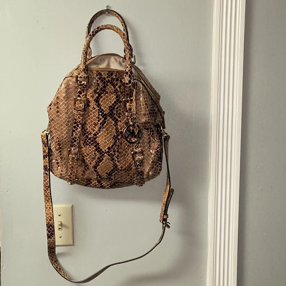 Michael Kors Tan Snake Print Shoulder Bag - Picture 2 of 13